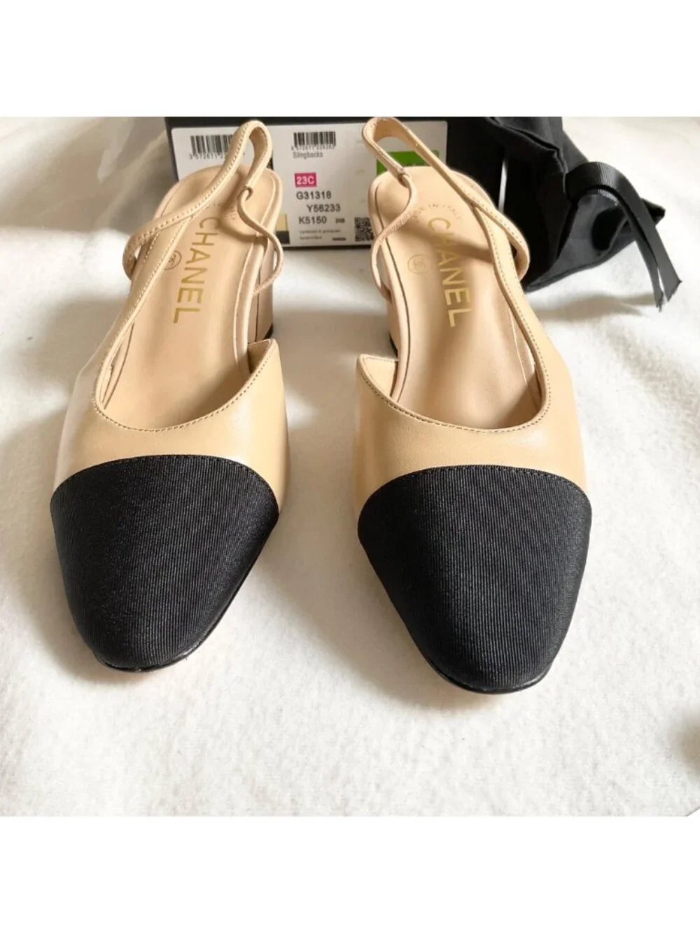 NWB CHANEL Interlocking TWO tone black beige Leather Slingback Pump 37 heels6.5